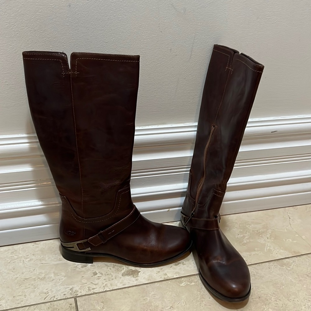 ‼️SOLD‼️UGG Leather boots - brown size 8.5